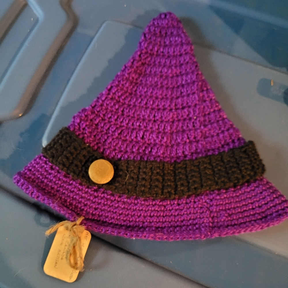Knit witchy hat